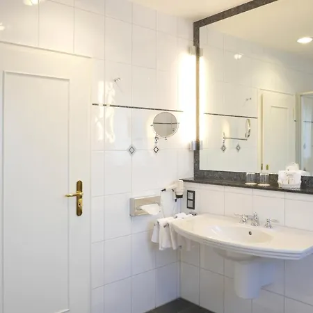 Trip Stadthotel מלון 3*