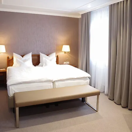 Trip Stadthotel מלון 3*